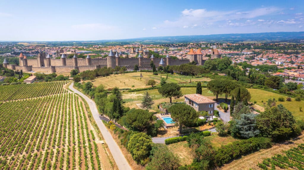 Vue aérienne de la cité médiévale de Carcassonne.