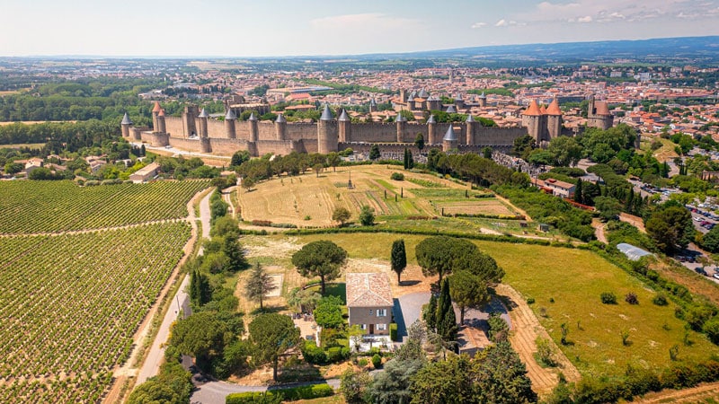 Vue aérienne de la cité médiévale de Carcassonne.